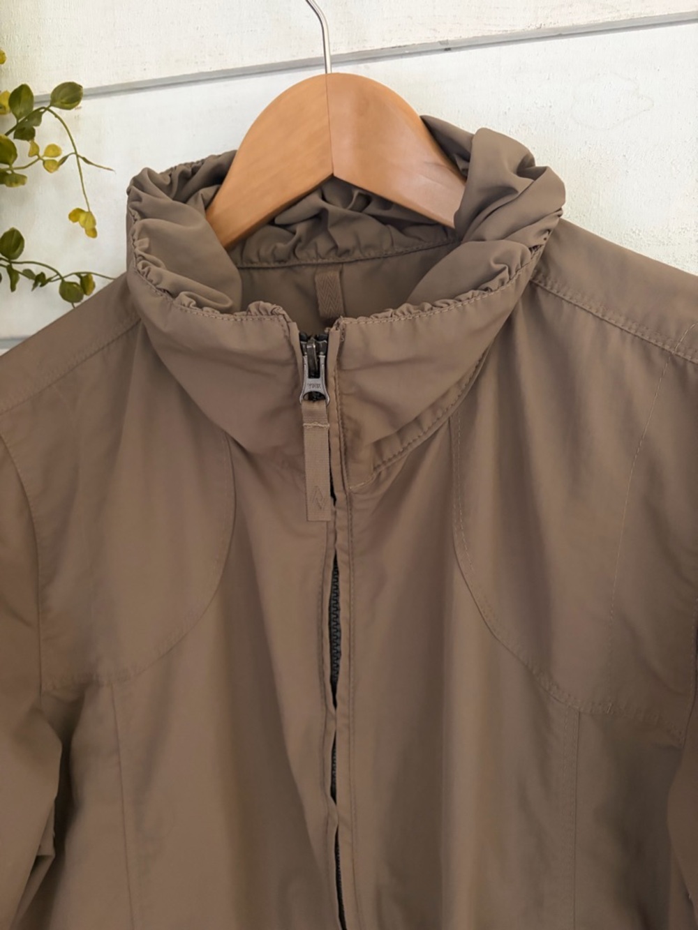 Eddie Bauer Travex khaki utility travel lightweight jacket pockets EXCELLENT - Picture 2 of 11